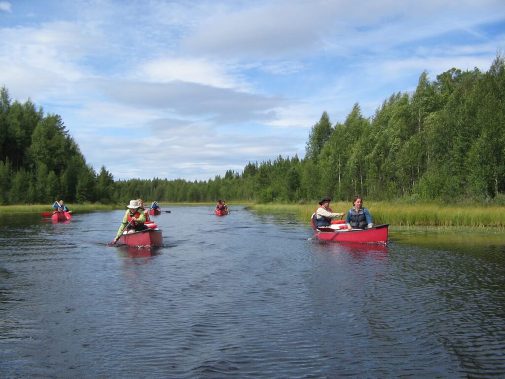 Kanugruppe auf dem Fluß Björnån vor Erreichen des Sees Noren (447 m) am 01.08.2007