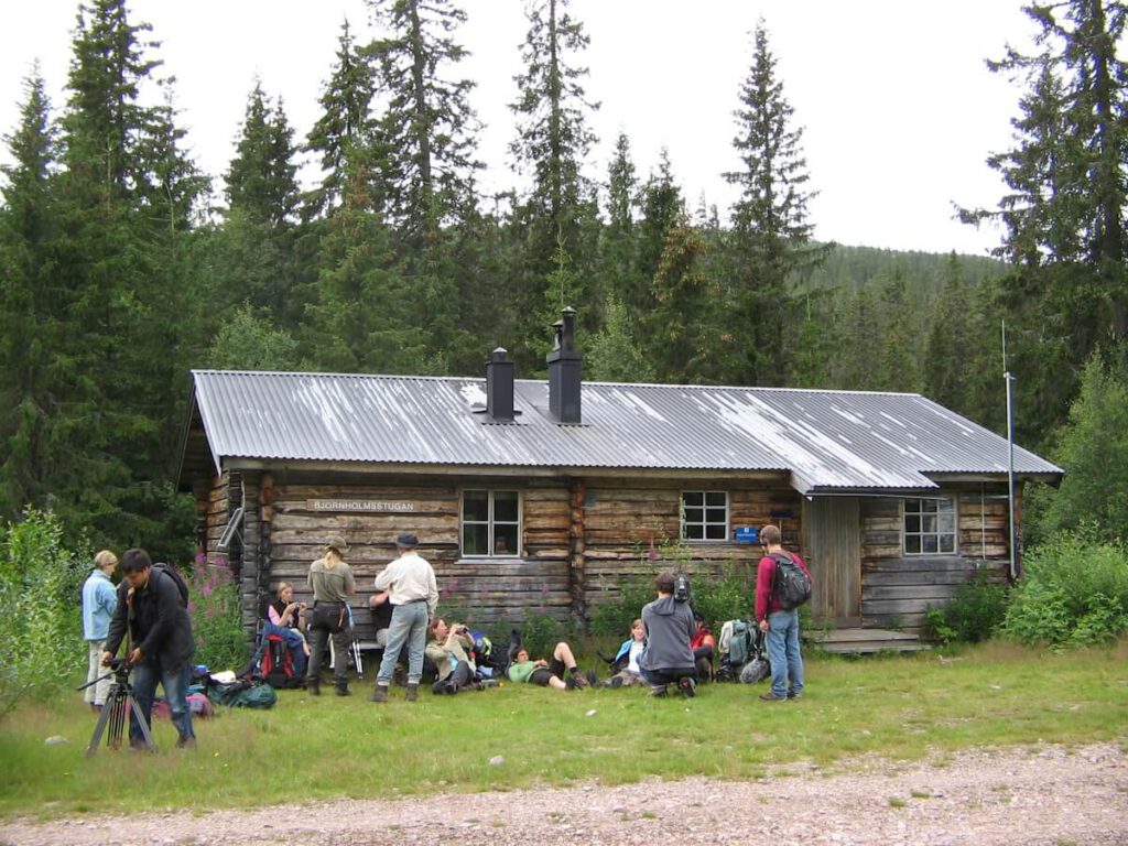 Trekkinggruppe an der Schutzhütte Björnholmstugan auf dem Fulufjell am 31.07.2007