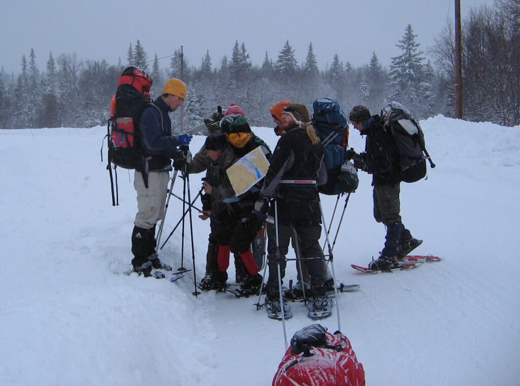 Orientierungspause während einer Schneeschuhtour mit Pulka bei Grövelsjön am 09.01.2008