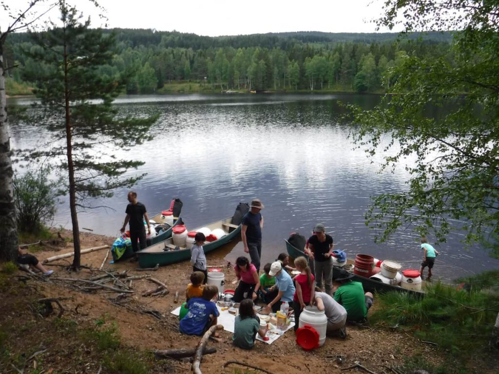 Rast am See Näverbodsjön beim Ort Lekvattnet in Värmland am 21.07.2016