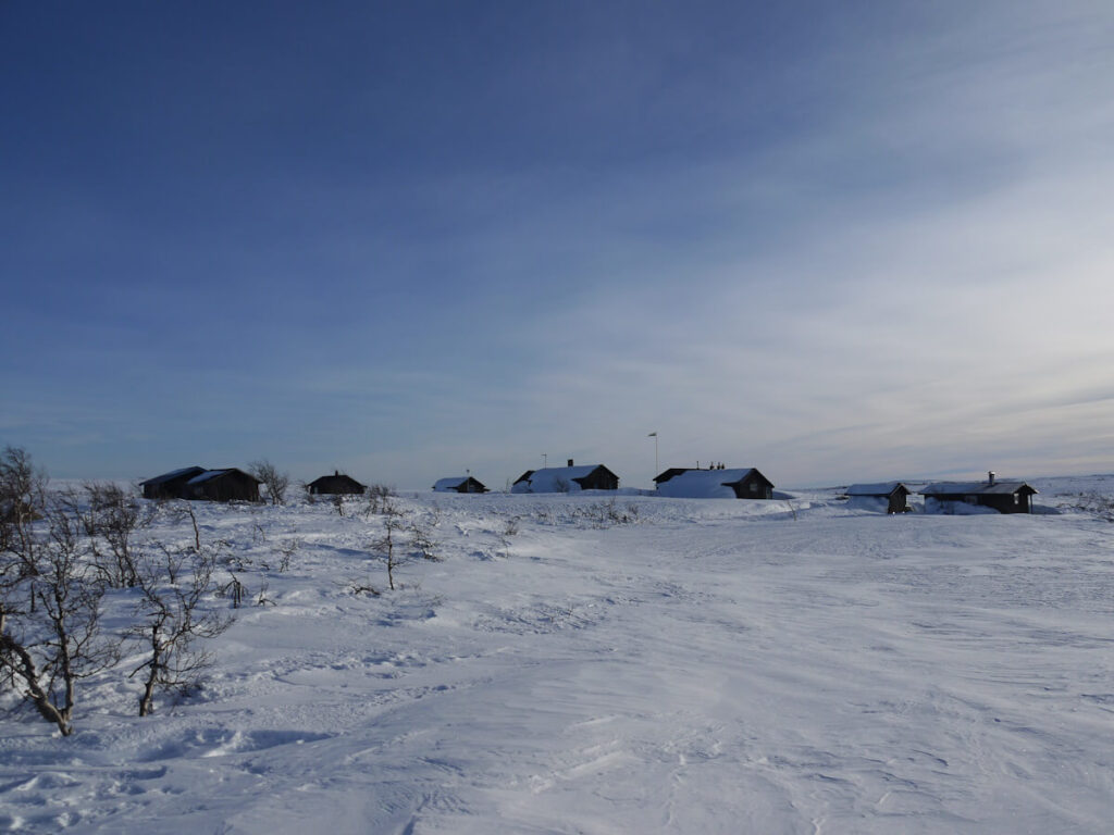 Die kleine Hüttensiedlung Rörsjöstugorna auf dem Fulufjell am 10.02.2015