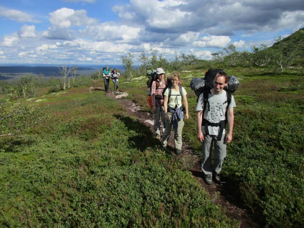 Unsere Trekkinggruppe an der Waldgrenze am Fulufjell am 10.07.2016