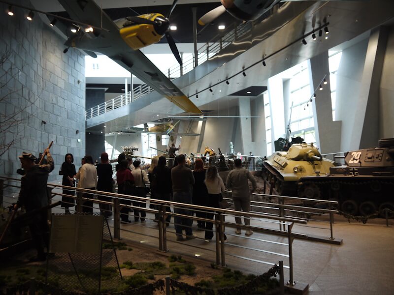 Ausstellungshalle im „Belarussischen staatlichen Museum des Großen Vaterländischen Krieges“ in der Stadt Minsk (17.11.2024)