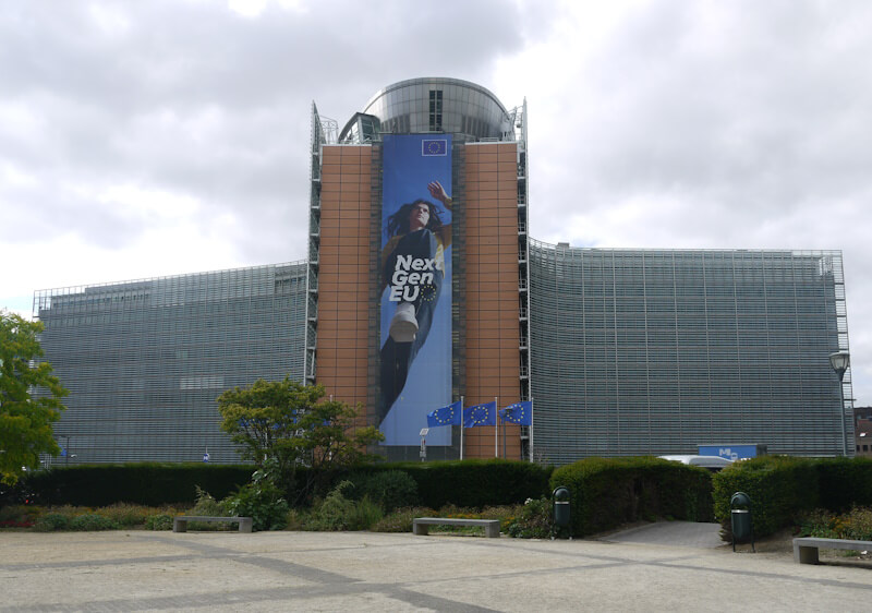 Das Gebäude der Kommision der Europäischen Union in der Stadt Brüssel (07.07.2022).