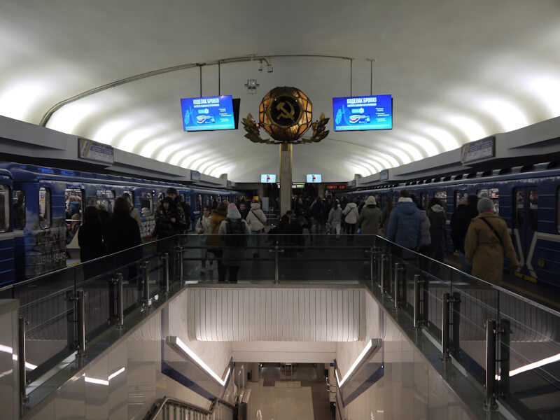 In einem Bahnhof der Metro der Stadt Minsk am 19.11.2024.