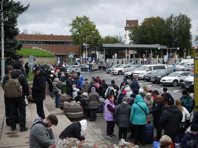 Der Eingangsbereich zum Grenzübergang "Narva piripunkt" beim Peetri-Platz in der Stadt Narva (04.10.2024).