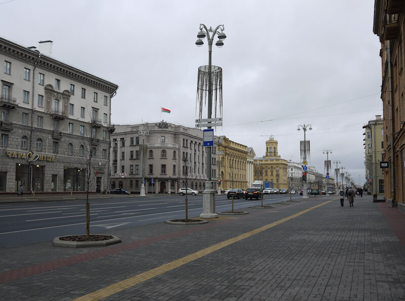 Der Unabhängigkeitsprospekt (Praspekt Niezalieznasci) ist die bedeutendste Straße im Stadtzentrum von Minsk. (15.11.2024)