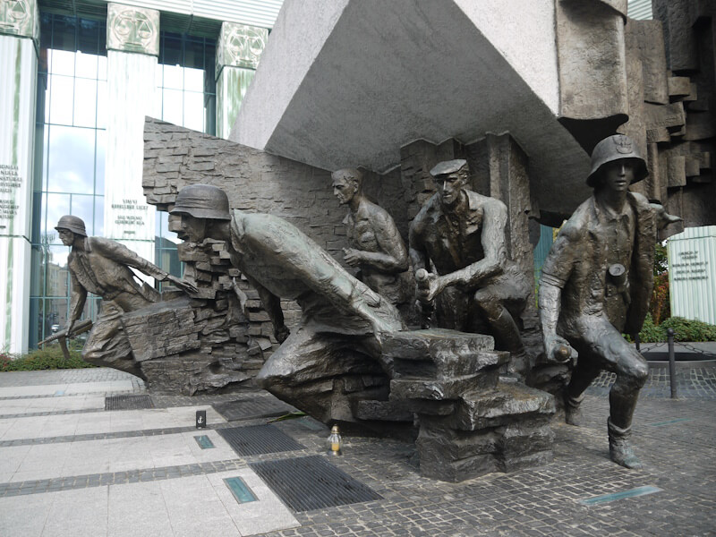 Das Denkmal des Warschauer Aufstandes von 1944 in der Stadt Warschau am 06.10.2021 (Ausschnitt).