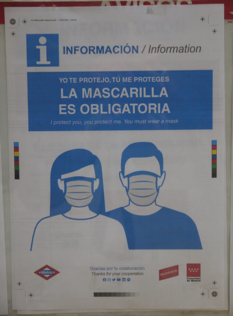 Ein Plakat fordert in der Stadt Madrid zur Verwendung von Schutzmasken auf während er sogenannten "Corona_Krise" am 06.06.2020.