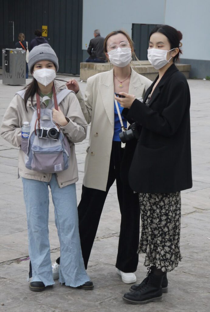 Touristinnen aus China in der Metropole Paris während der sogenannten "Corona-Krise" am 20.09.2022.