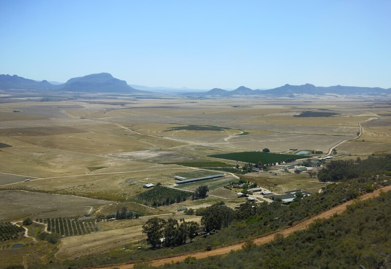 Agribusiness-industrial rural landscape south of the Piekenierskloof Pass (519 m) on November 5, 2025.